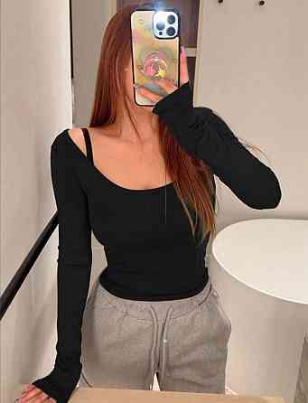 Жіночий базовий лонгслів  2в1 с комбінованим та спокусливим вирізом Одеса