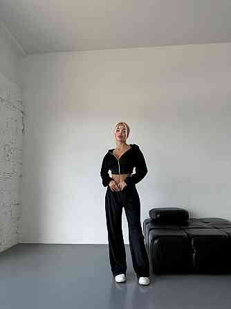 Жіночий стильний прогулянковий костюм-двійка: кофта та штани велюр-плюш Чорний, 48/50 Одеса