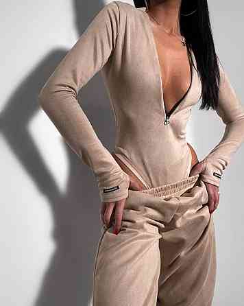 Женский стильный костюм двойка: боди и джоггеры замш на дайвинге Одесса