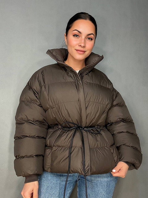 Куртка женская Fashion 3097 пуффер оверсайз со шнурком на талии коричневая, коричневый, S Киев - изображение 4