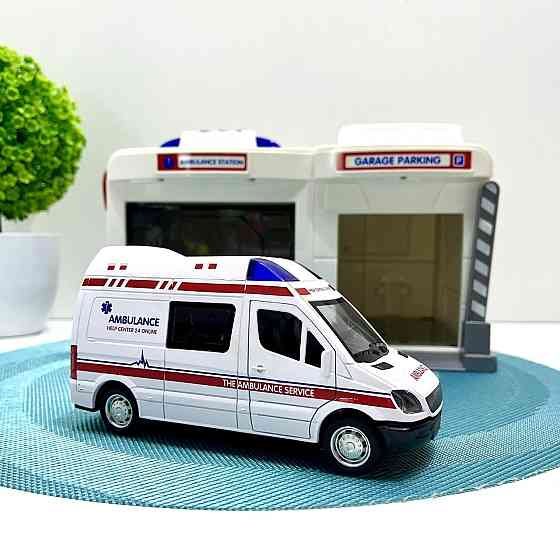 Ігровий набір Chengmei Toys Гараж з машинкою Швидка допомога зі світловими та звуковими ефектами (CLM-557) Чернігів