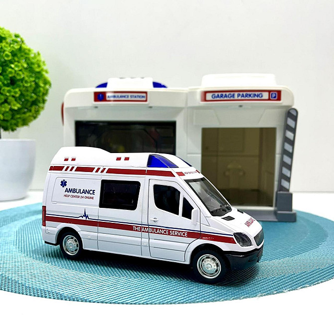 Ігровий набір Chengmei Toys Гараж з машинкою Швидка допомога зі світловими та звуковими ефектами (CLM-557) Чернігів - фото 1