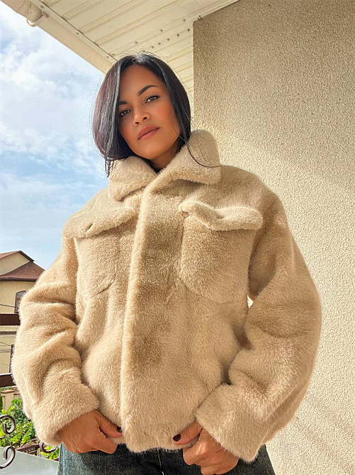 Шуба жіноча A-N 6627 коротка штучне хутро накладені кишені кнопки на резинці, бежевий, one size Київ - фото 11