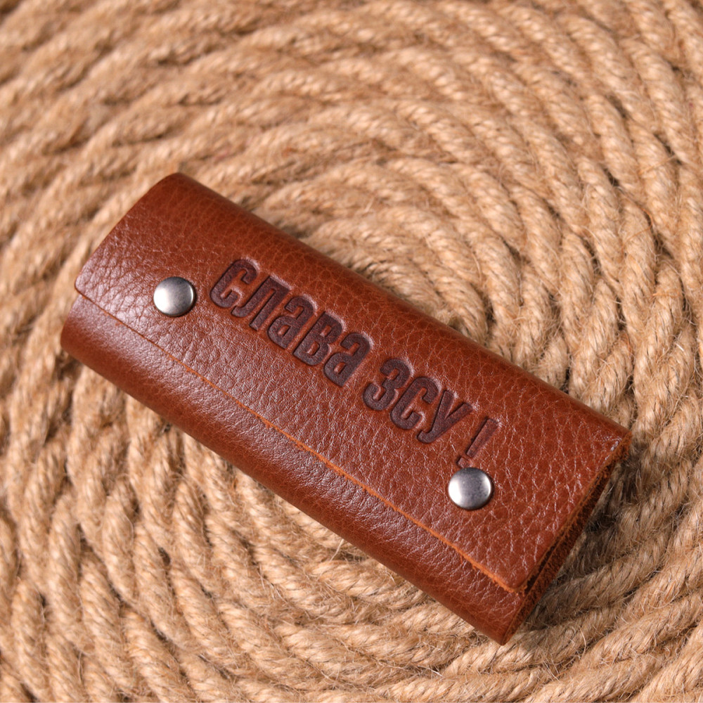 Практична ключниця у глянсовій шкірі Слава ЗСУ GRANDE PELLE 16720 Світло-коричнева Київ - фото 6