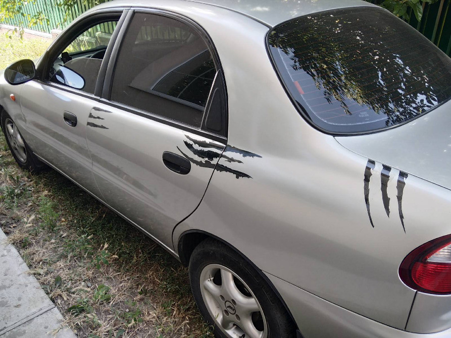 Наклейка на авто-мото Царапины Когтем Красные Свет Киев - изображение 8