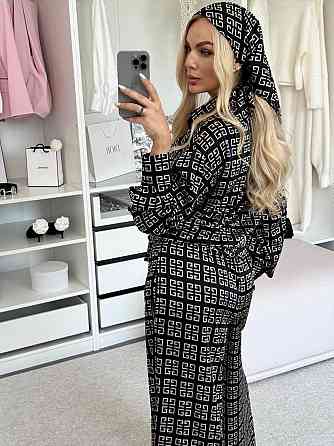 Жіночий легкий принтований костюм-двійка: сорочка та штани з хусткою сатин Чорний 2 Одеса