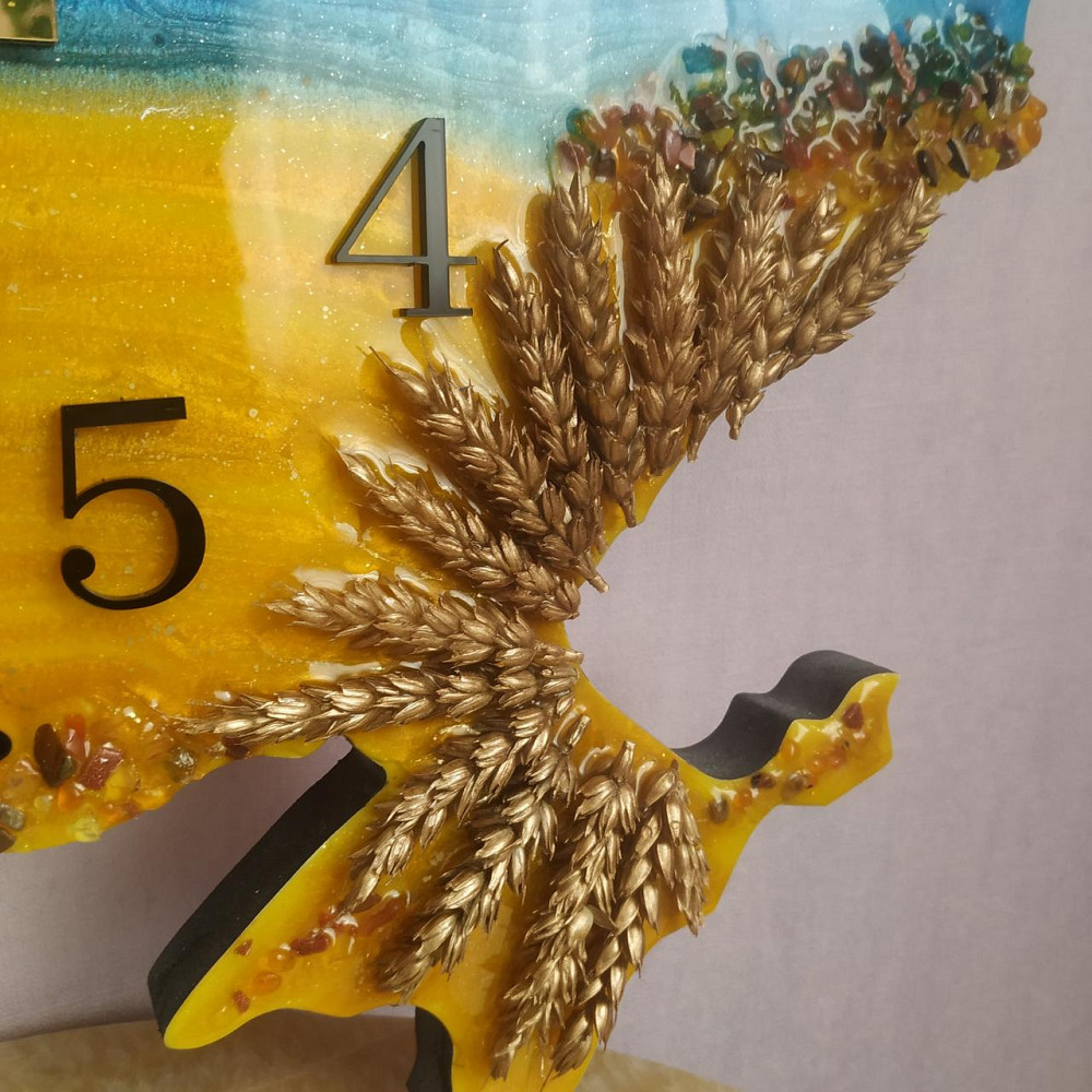 Годинник настінний 40 * 25 см з епоксидної смоли ручної роботи "Карта України" з колоками та гербом Дніпро - фото 8