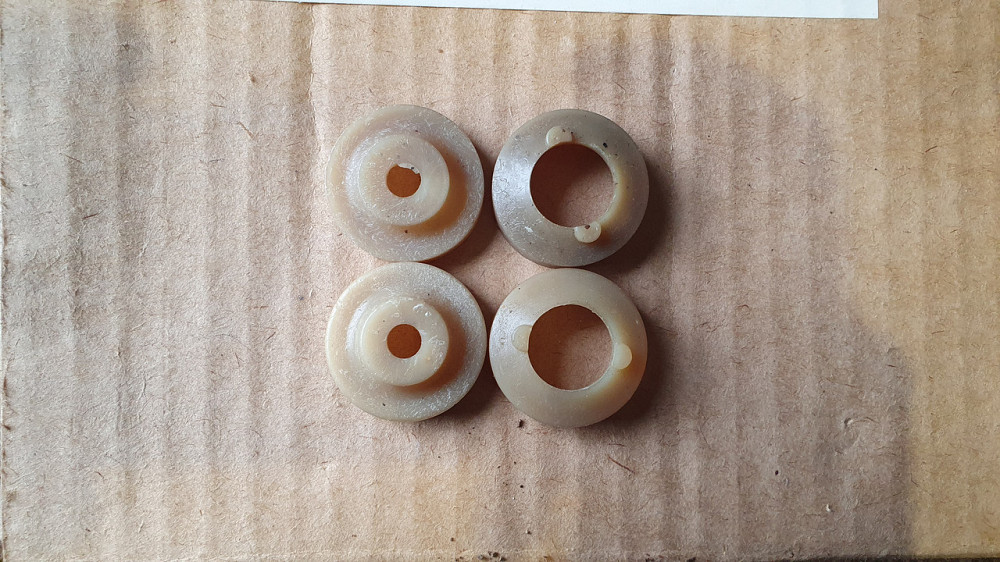 Вкладыши шаровой опоры Москвич-412. СССР. Харьков - изображение 1