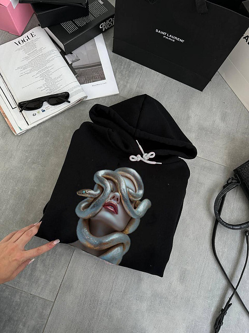 Женская трендовая худи с символом мудрости из качественной тринитки на флисе Одесса - изображение 5