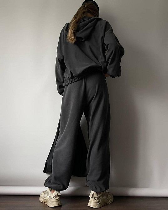 Женский теплый прогулочный костюм двойка: кофта и штаны микрофлис Графит Одесса - изображение 3