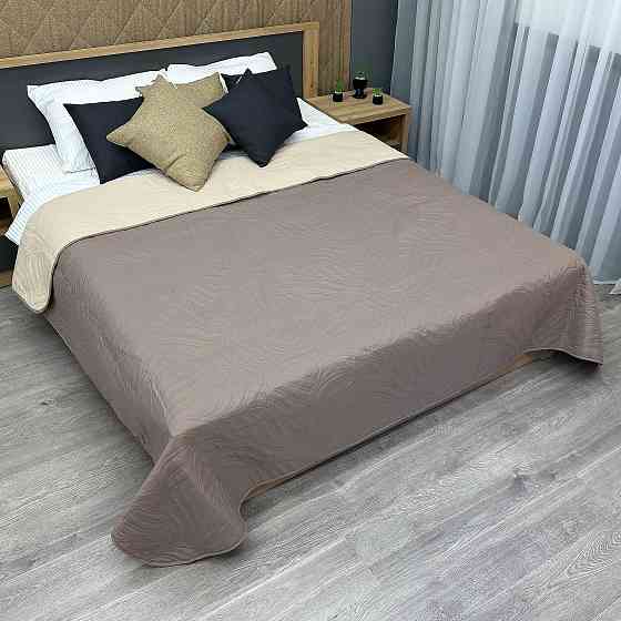 Покрывало двустороннее Decorator Microfiber листья 180х215 см капучино с бежевым (85-093) Киев