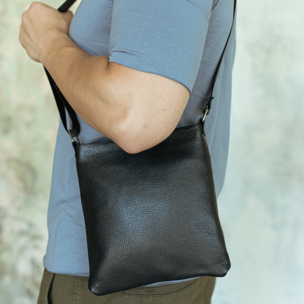 Чоловіча сумка через плече шкіряна Crazy Horse каркасна містка з ременем, чорнаMasterSem Київ - фото 7