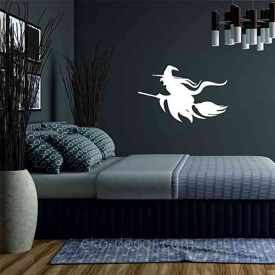 Декоративное настенное Панно «Ведьма на метле с котом», Декор на стену 70*45 см, Белый Киев