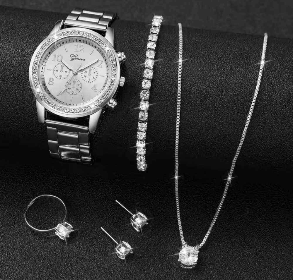 Годинник сріблястий жіночий з біжутерією Сміла - фото 4