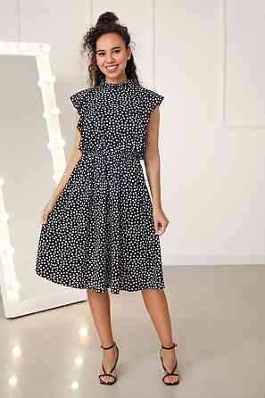 Платье в горошек с воланами 