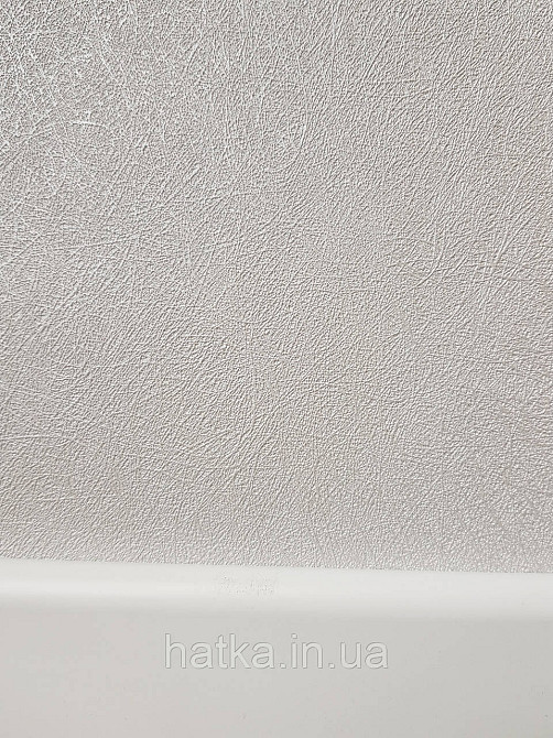 Обои виниловые на флизелине Grandeco Universe 5 однотонные тонкие полоски паутинка светло серые серебристые Киев - изображение 2