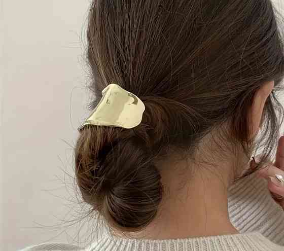 Гумка для волосся із золотистою вставкою Сміла