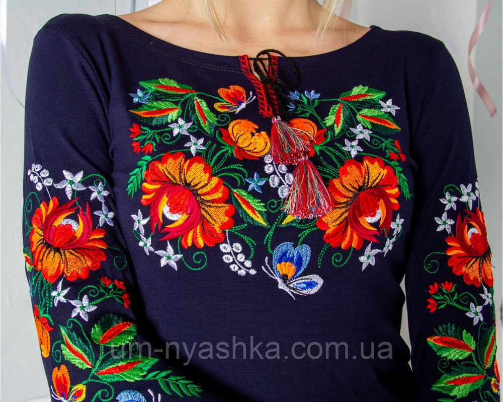 Трикотажная вышиванка женская с рукавом 3/4 