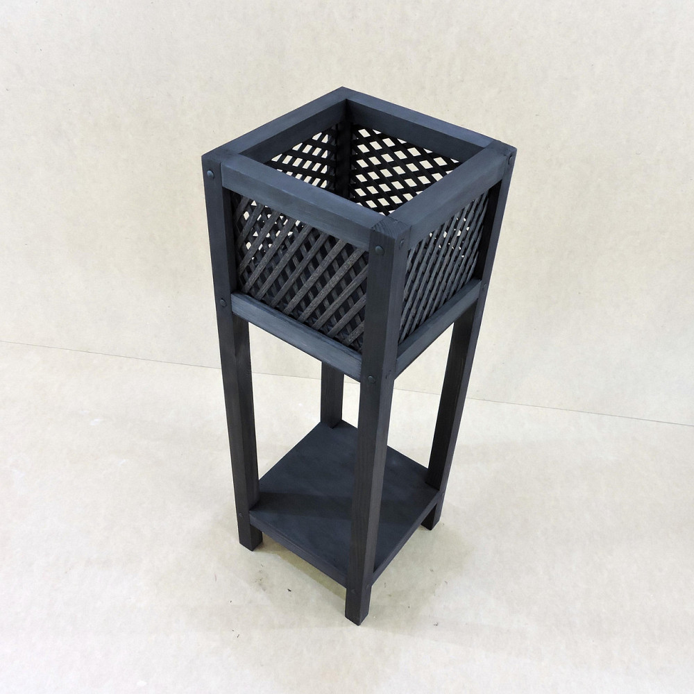 Кашпо на стойке 