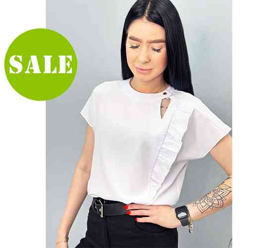 Женская блузка с оборкой 