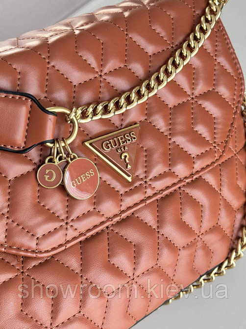 Жіноча сумочка Guess на плече (787080) коричнева Київ - фото 6