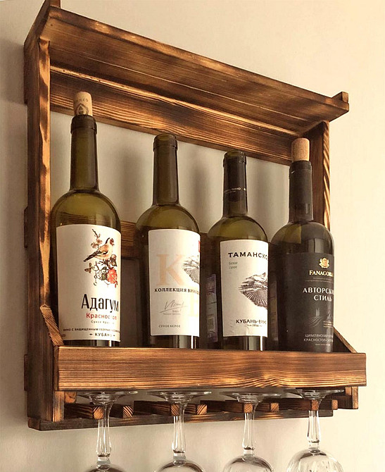 Настенная винная полка 
