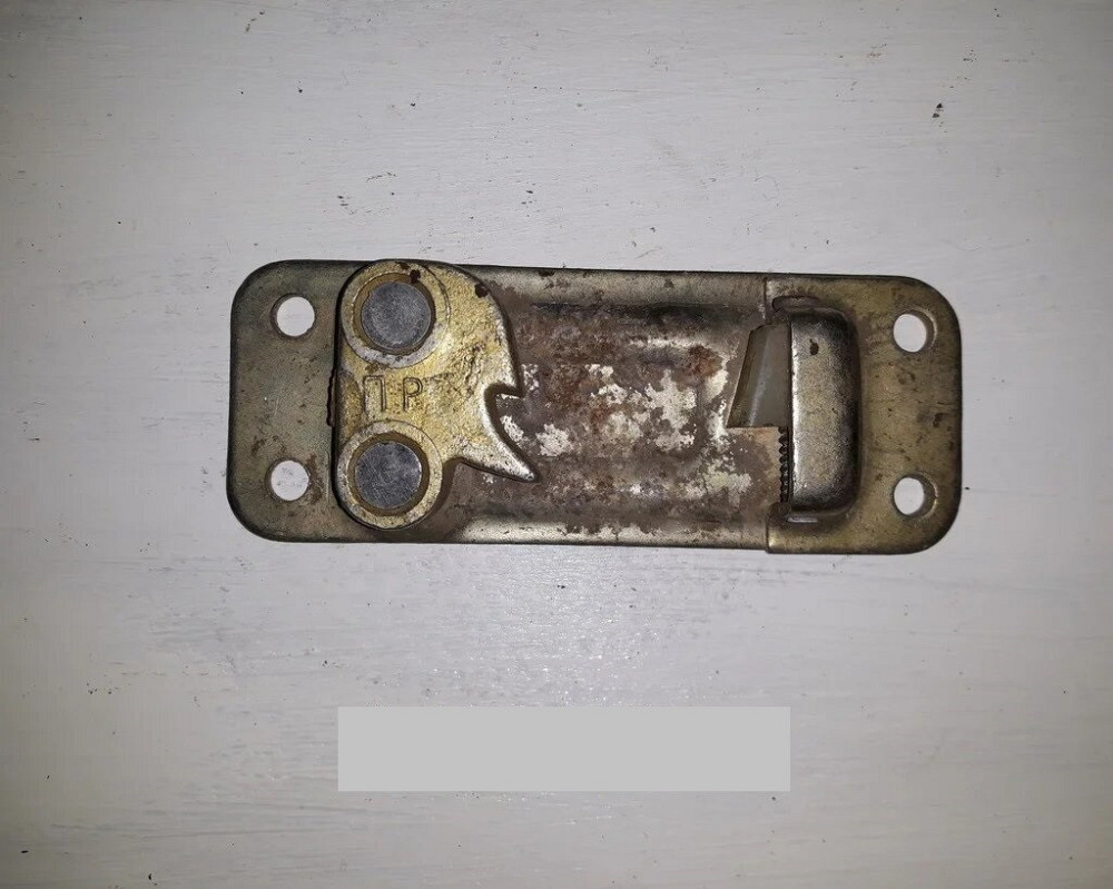 Фіксатор замку двері правої ЗІЛ 130. 130 6106100 Харків - фото 1