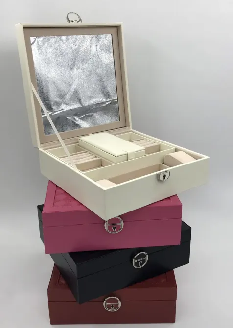 Шкатулка для украшений стеганая с большим откидывающимся зеркалом маленькая шкатулка внутри цвет слоновая кост Коломия - фото 10