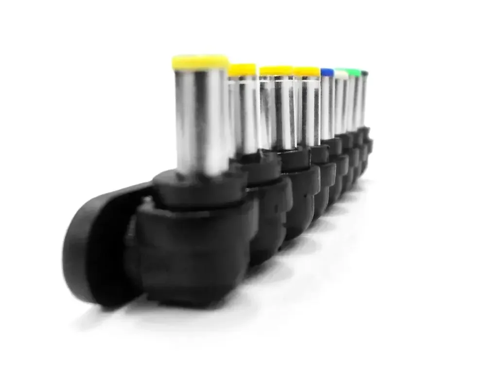 Універсальний адаптер для ноутбука MY-121 220В 150Вт з 8 насадками для дому та подорожей Одеса - фото 4