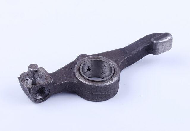 Коромысло впускного клапана (1) DL190-12 Хинтай 120 Мукачево - изображение 1