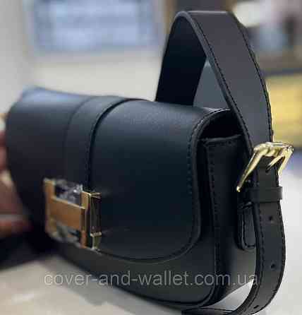 Модна компактна жіноча сумка крос-боді з італійської гладкої шкіри (чорна) Virginia Conti Київ