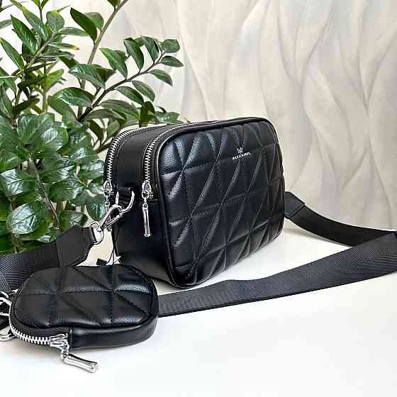 Брендовая женская сумка кросс боди. Женская черная сумка маленькая через плечо. 8862 Киев