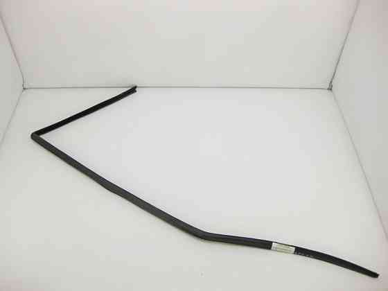 Mercedes-Benz  A2037250225 Ущільнювач опускного скла передніх правих дверей C-Class W203 Одеса