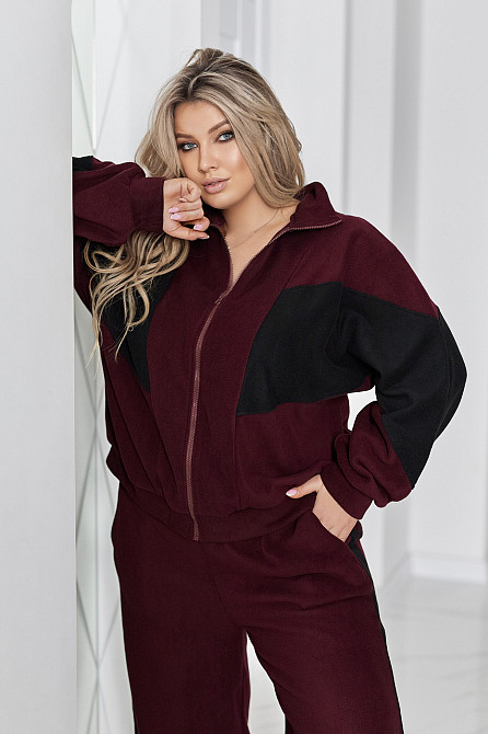 Спортивный флисовый костюм 