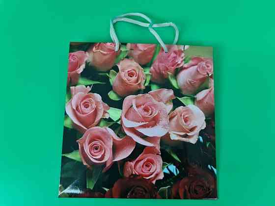 Пакет бумажный подарочный квадратный 23*24*10(артKV-285) (12 шт) Харьков