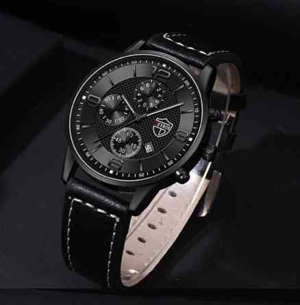 Подарочный набор для мужчин: 1наручные часы, 1 браслет и 1 ожерелье- диам 4,2 дл 22см шир рем 2см, без коробки Киев