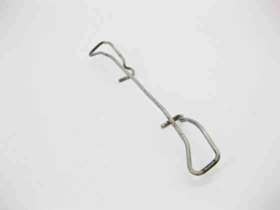 Mercedes-Benz  A0004218891 Утримуюча скоба - пружина скоби переднього гальмівного супорта E-Class W210 W211 C-Class W202 CLK C208 S-Class W220 Одесса