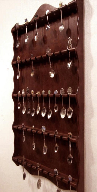 Полка для коллекции ложек 