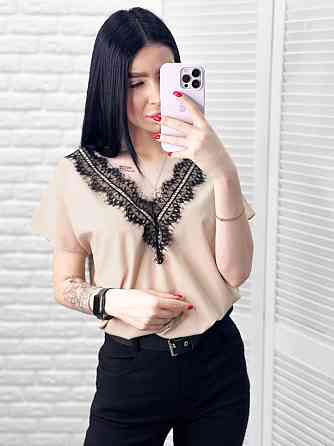 Жіноча блузка з вирізом та мереживом "Brenda" оптом | Батал Бежевий, 50-52 Київ