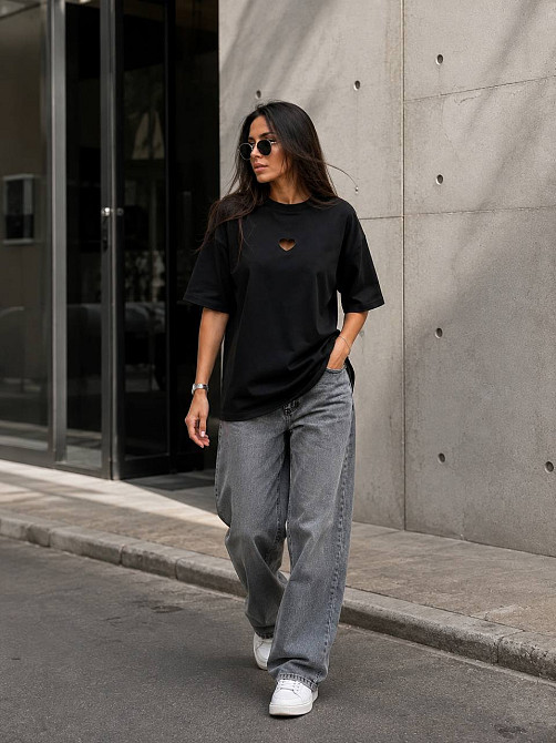 Футболка женская A-NIUSHOW 25037 oversize с вырезом сердце one size, черный, one size Киев - изображение 19