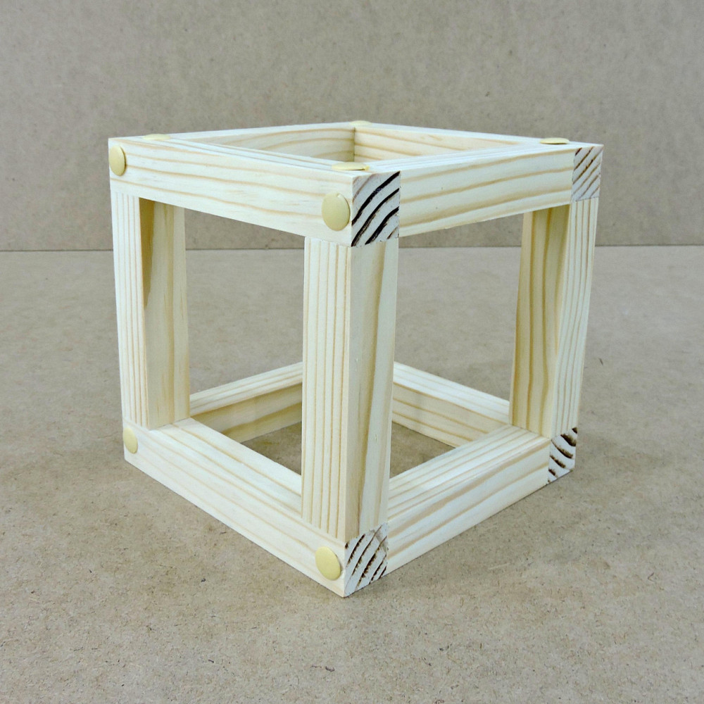 Полка настенная для цветов 