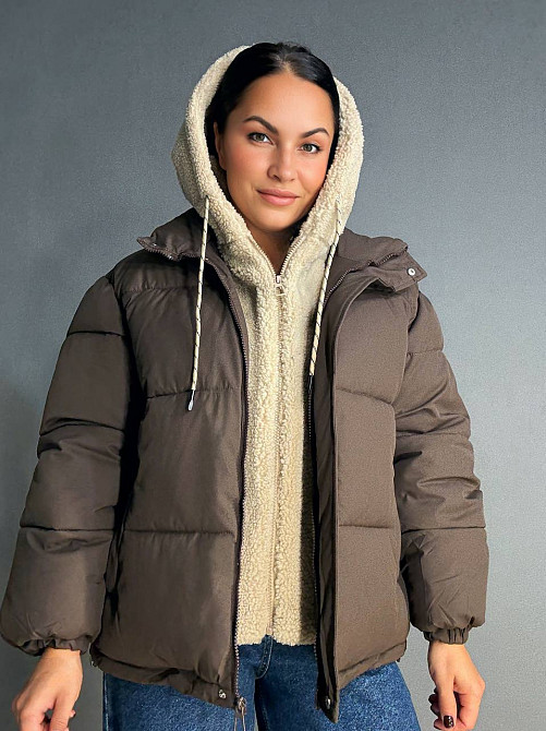 Куртка женская Lady Yep 8096 оверсайз с капюшоном и мехом тедди коричневая, коричневый, 44 Киев - изображение 19
