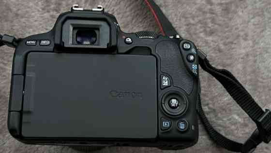 Фотоаппарат Зеркальный Canon 200D EF-S 18-55mm STM. Киев