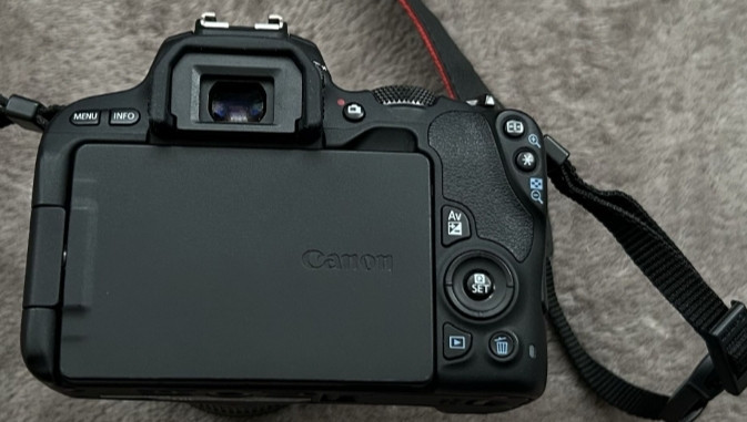 Фотоапарат Дзеркальний Canon 200D EF-S 18-55 mm STM. Київ - фото 1