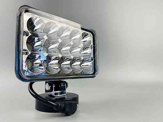Фара LED прямокутна 45W, 15 ламп, дальній і ближній промінь 10/30V 6000K товщина: 80 мм Мукачево