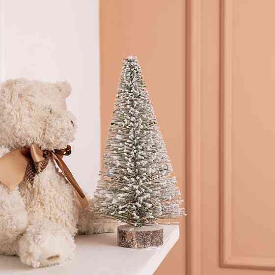 Lugi Новорічна настільна ялинка зимова Стріла 25 см на дерев'яній підставці SOK-М-12-2 Коломия
