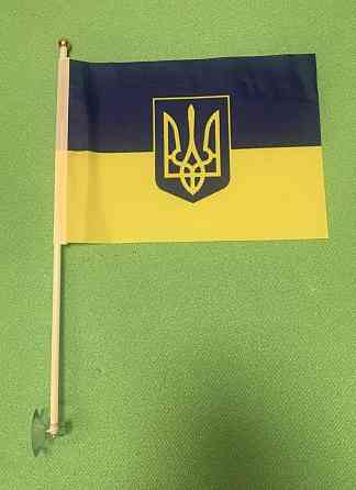 Флаг Украины маленький на присоске с гербом, флажек автомобильный на присоске, разм ткани 20*15 см, шток 30 см Киев