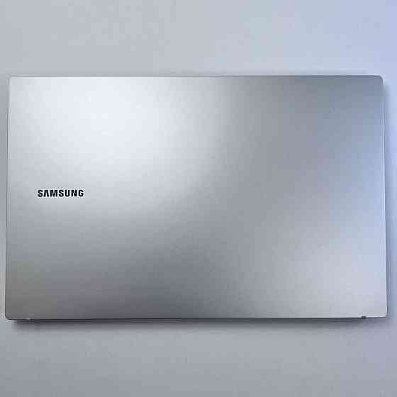 Ноутбук Samsung Galaxy Book3 Ultra NP960XFH-XA1CA 16" 3K AMOLED 120Hz Intel Core i7-13700H 16GB LPDDR5 512GB SSD GeForce RTX 4050 6GB Миколаїв