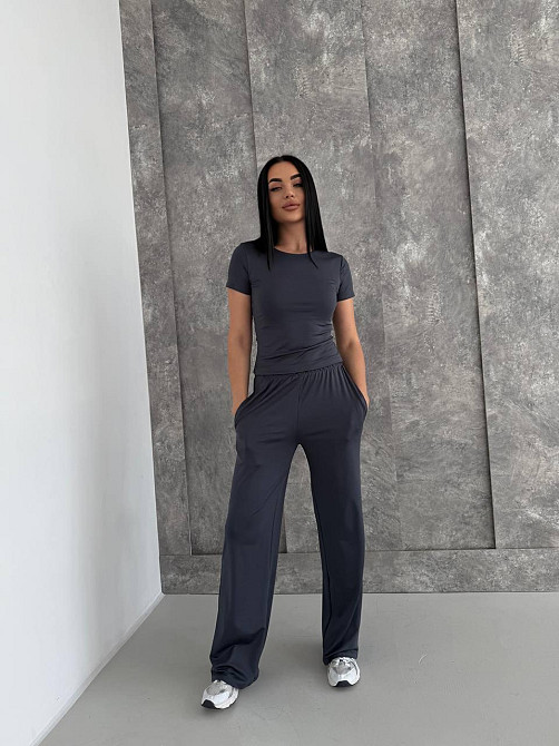 Женский базовый костюм тройка: лонгслив, футболка и штаны микродайвинг Графит Одесса - изображение 10