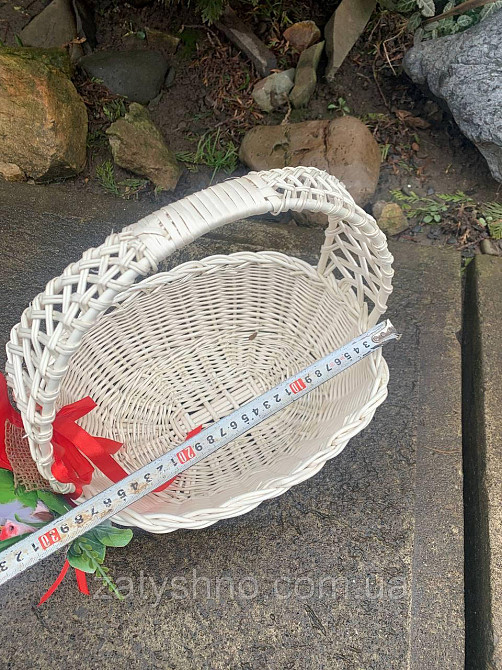 Кошик білий, плетений з прикрасою Київ - фото 6